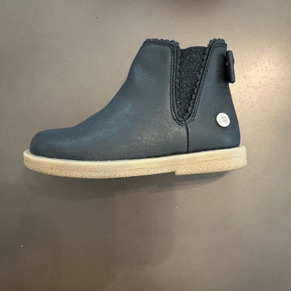 Black Boots- Girls